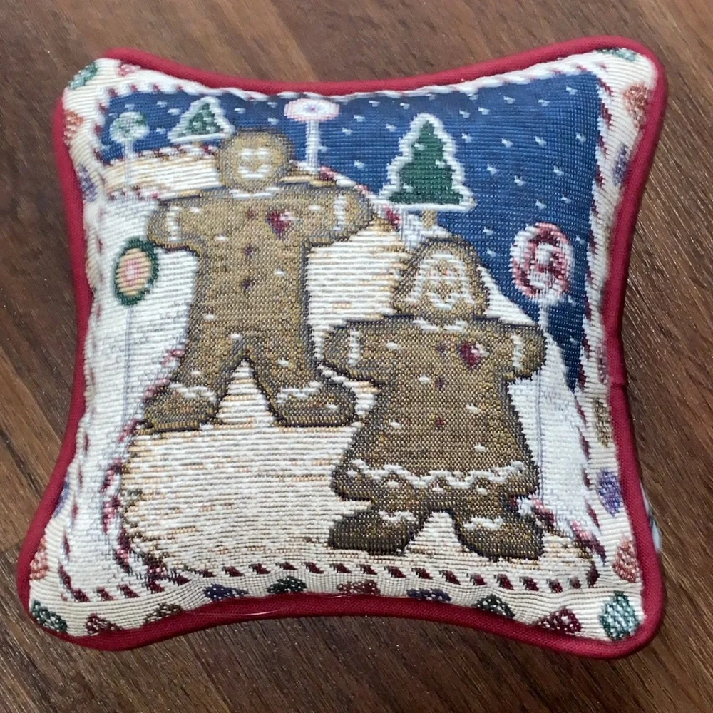 Riverdale Decorative small pillows - Picture 3 of 6